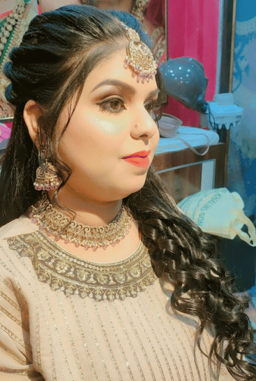 Queen Beauty Parlour in Varanasi
